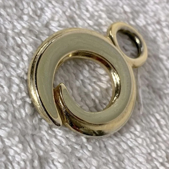 Vintage Gold Tone Metal With Green Inlay Necklace Pendant - Picture 3 of 8